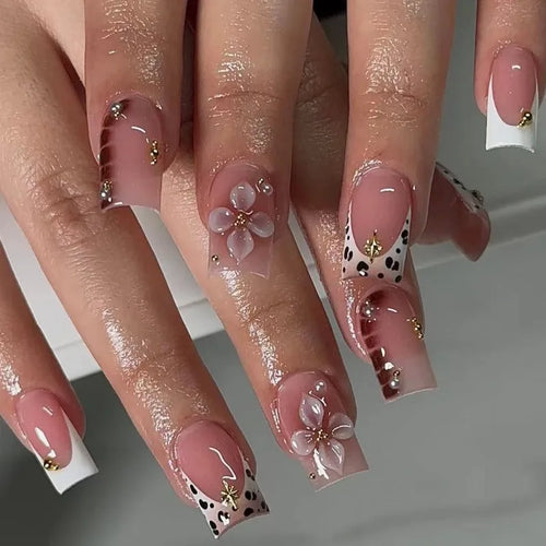 24pcs Retro 3D Flowers Press on Nails Sweet Cool Leopard Print Glue on Nails French Tip Fake Nails Elegant Short Square Nail Art