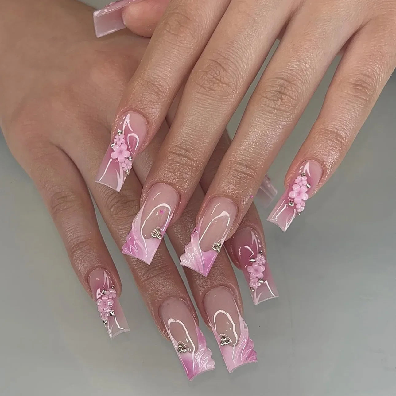 24pcs long coffin French press-on nails in black, featuring elegant bow and diamond details. Chic ballerina-style acrylic nails for a glamorous manicure in minutes.