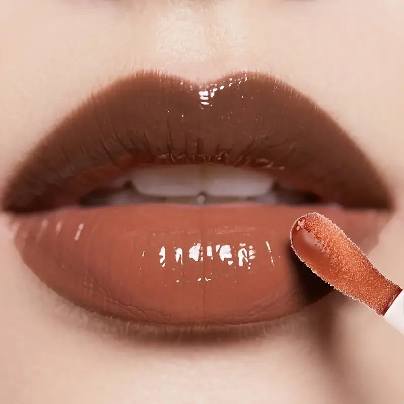 Kit de labios marrón oscuro de 4 piezas
Incluye delineador de labios + brillo labial, resistente al agua y de larga duración con acabado mate. Ideal para ocasiones casuales y formales.